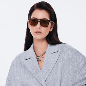 Sasha flat-top square sunglasses in Tea / Tortoise, tea lens on tortoise frame, worn, front view